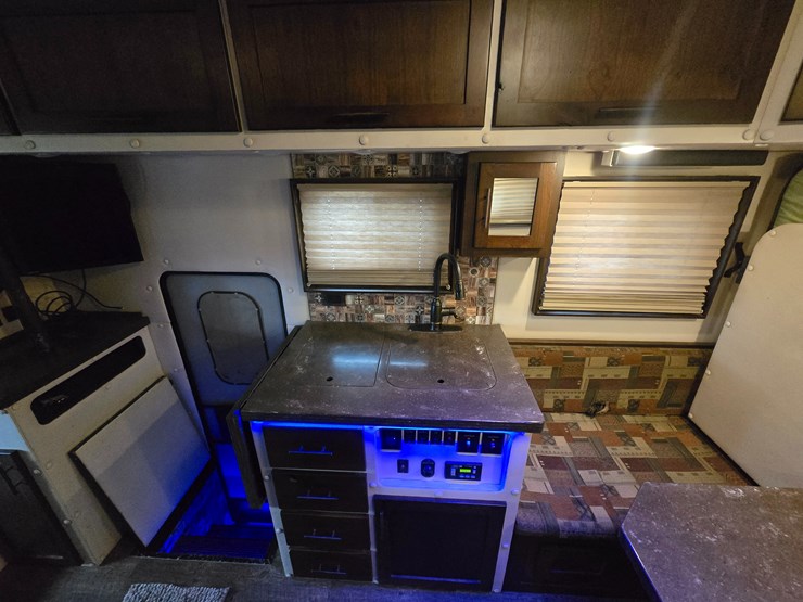 2017-western-star-5700xe-image-86