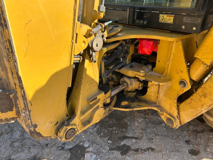 2005-caterpillar-420d-image-28