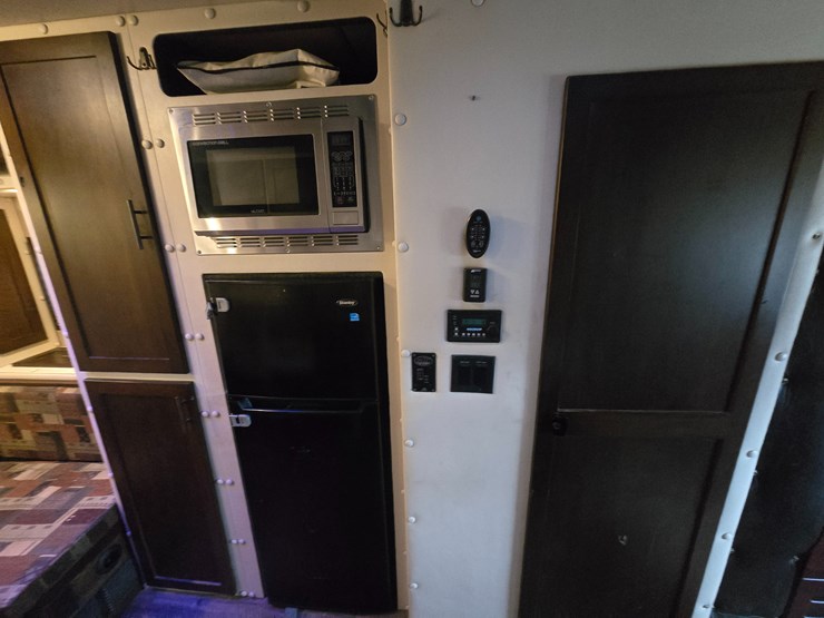 2017-western-star-5700xe-image-77