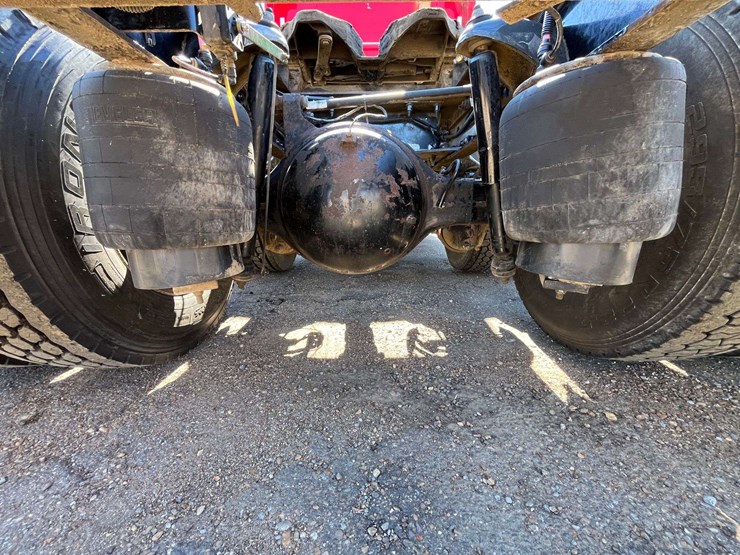 2012-peterbilt-386-image-29