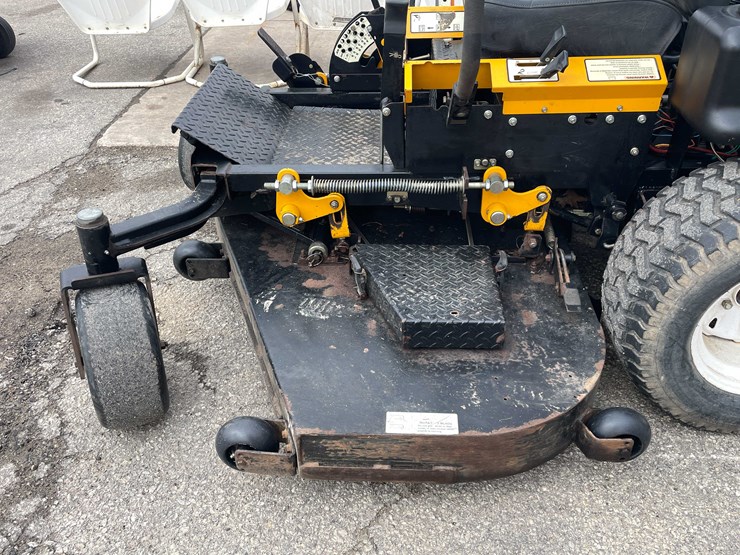 cub-cadet-tank-m72-image-9