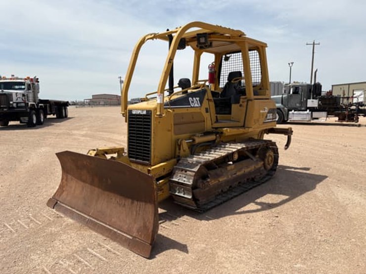 2006-caterpillar-d3g-image-2