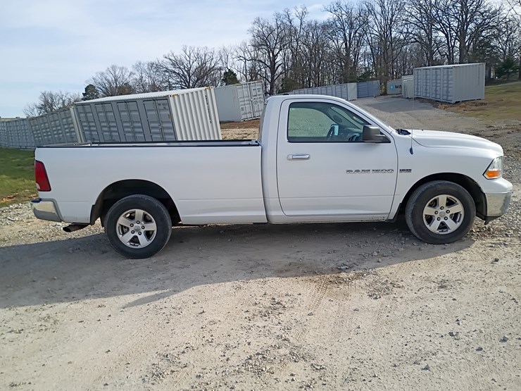 2012-dodge-1500-image-11