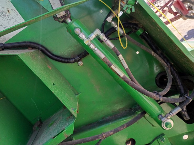 2014-john-deere-469-image-35