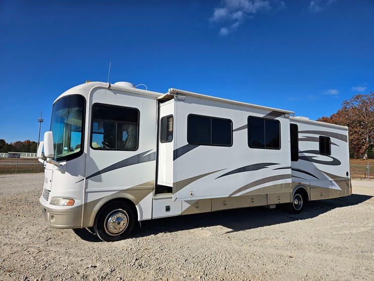 #22198-•-2007-georgie-boy-landau-motorhome-image-4