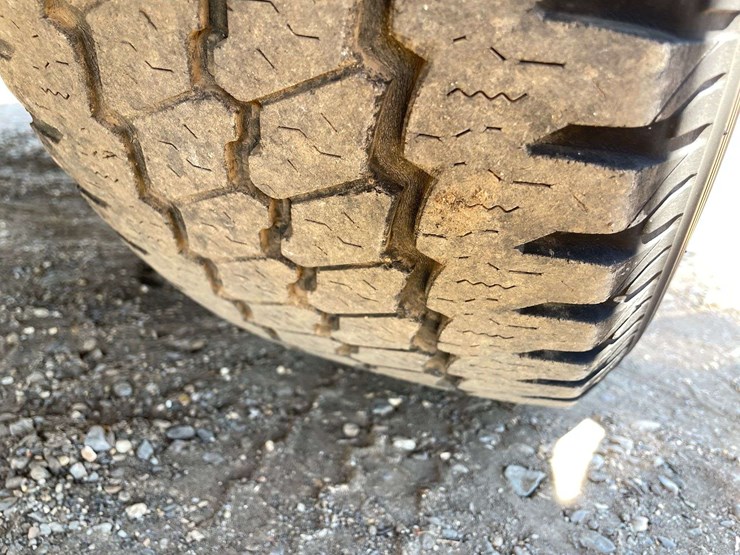 2019-chevrolet-silverado-1500-image-21