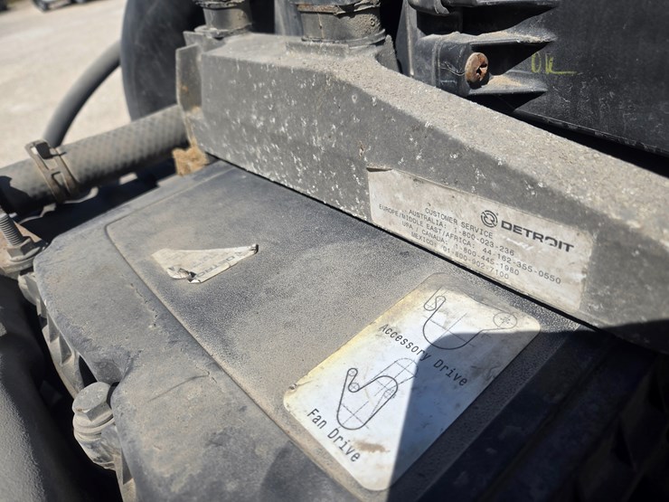 2014-freightliner-cascadia-125-image-32