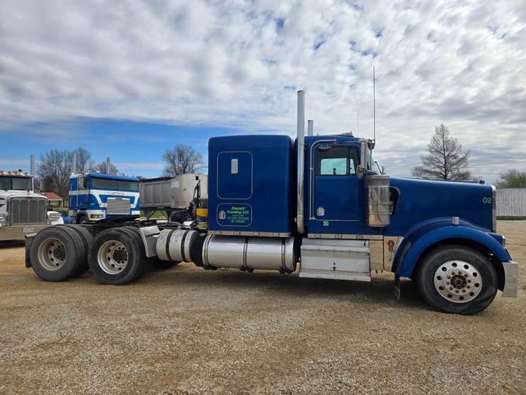 1999-kenworth-w900-image-24