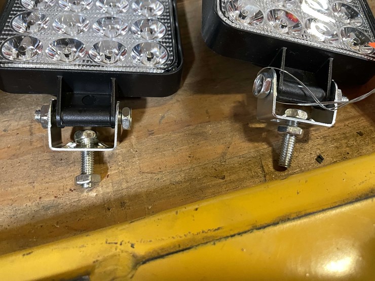 #2422-•-(2)-led-work-lights,-3.5"-square,-12vdc-(pr12)-image-2