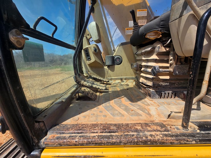 2003-caterpillar-320c-image-49