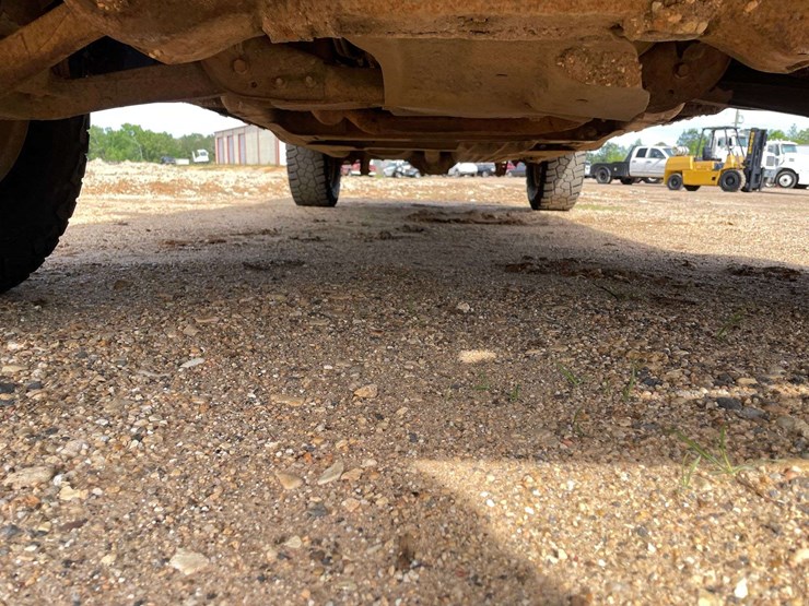 2011-chevrolet-silverado-1500-image-25