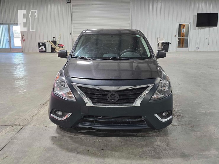 2015-nissan-versa-image-7