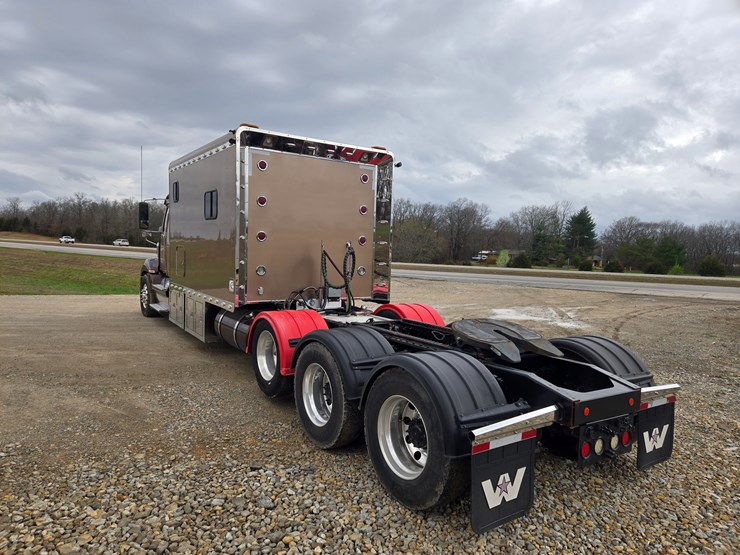 2017-western-star-5700xe-image-16