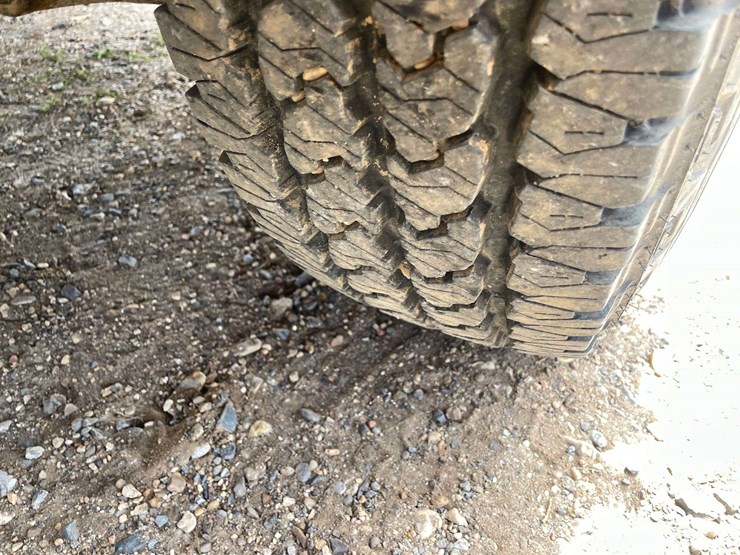 2015-chevrolet-silverado-3500-image-23