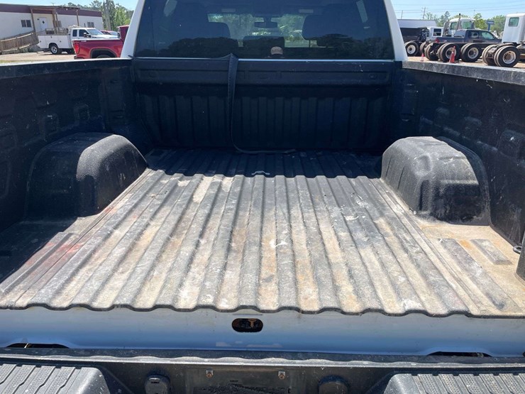 2019-chevrolet-silverado-1500-image-14