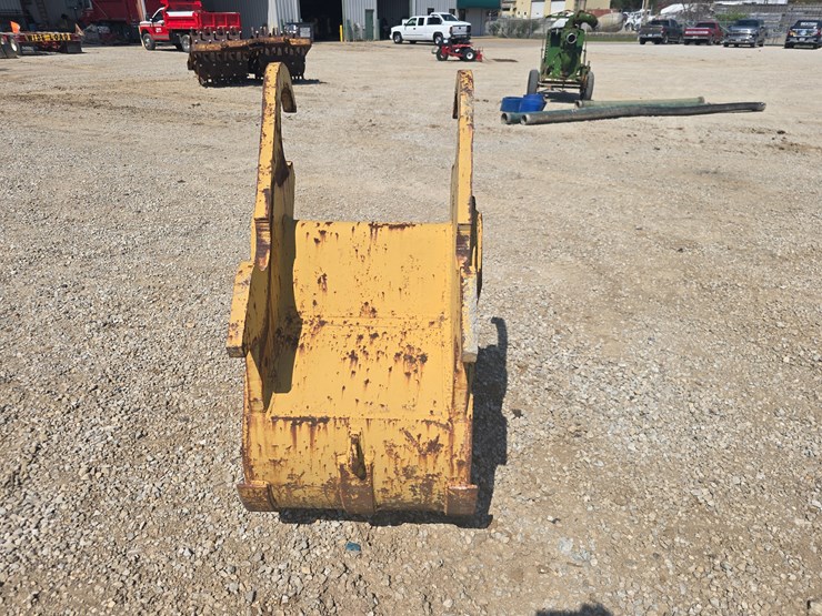 caterpillar-30-image-3