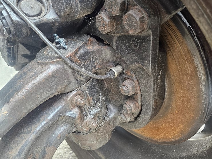 2012-peterbilt-384-image-58