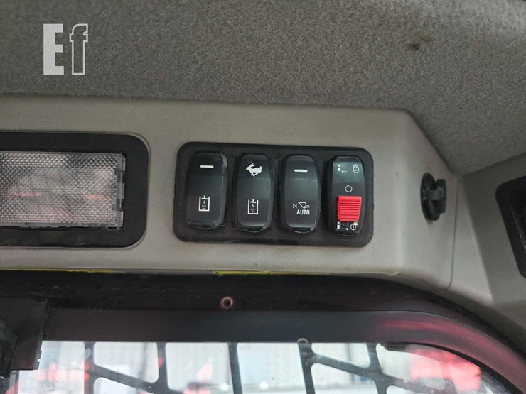 2022-caterpillar-289d3-image-18