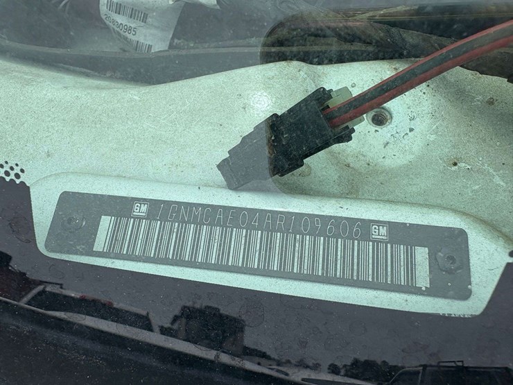 2010-chevrolet-tahoe-image-21