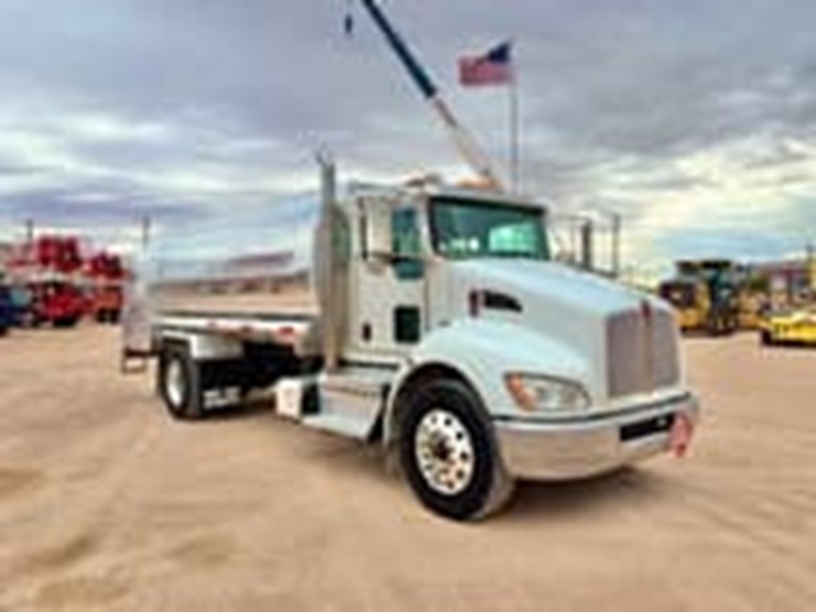 2020-kenworth-t370-image-3