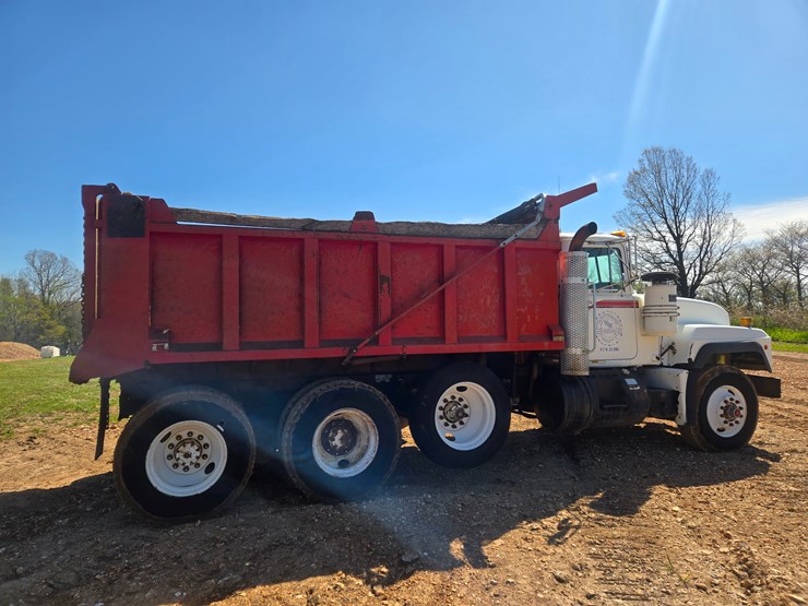 1994-mack-rd690s-image-18