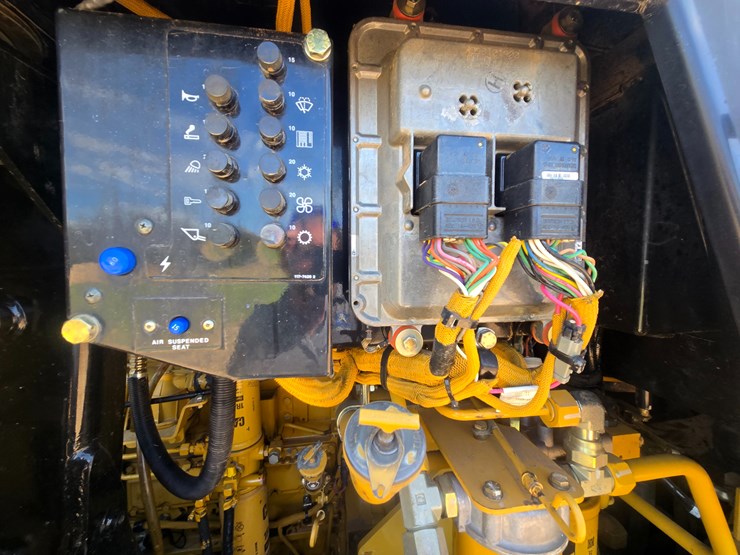 2001-caterpillar-953c-image-44