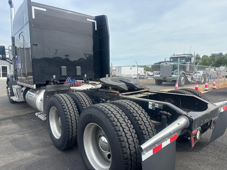 2016-peterbilt-579-image-15