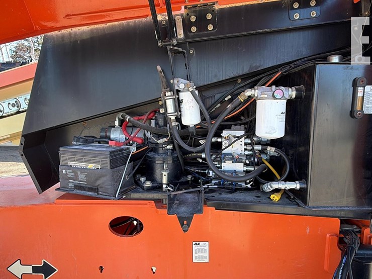 2014-jlg-600s-image-19