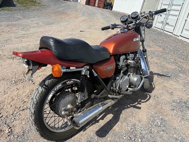 kawasaki-kz650-motorcycle-image-4