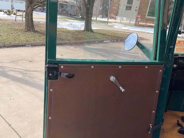 1934-international-c-1-canopy-express-image-27