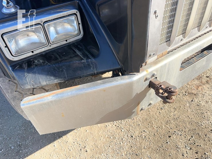 2002-kenworth-t800-image-24