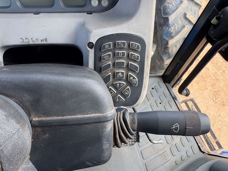 2006-new-holland-tl100a-image-17