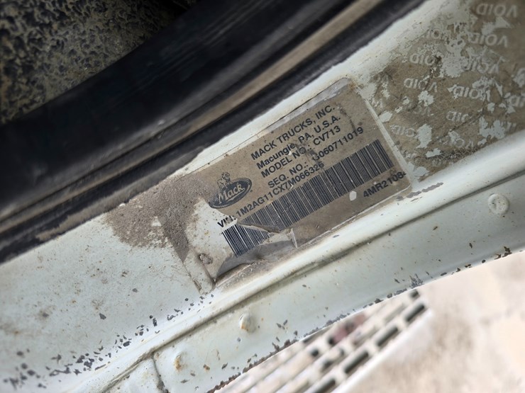 #22591-•-2007-mack-cv713-granite-roll-off-truck-image-45