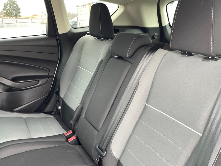 2015-ford-escape-image-43