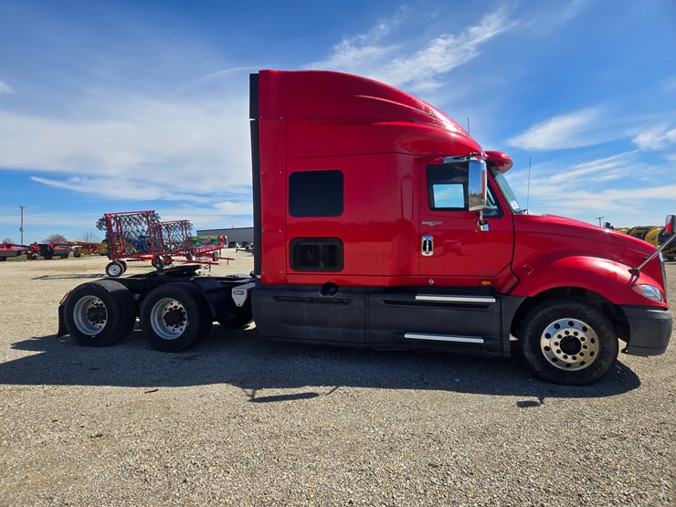 2014-international-prostar-image-23