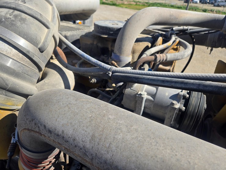 2005-peterbilt-379-image-48