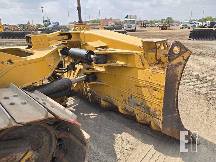 2019-caterpillar-d6-xe-lgp-image-11