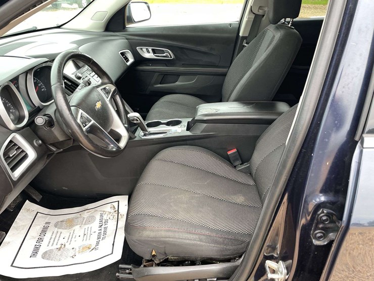 2015-chevrolet-equinox-lt-image-10