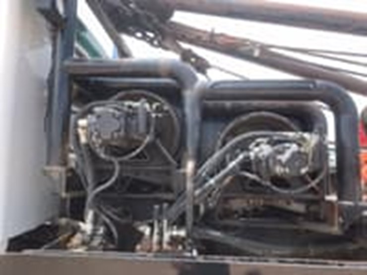 2013-kenworth-t800-image-13