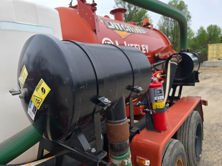 2017-ditch-witch-fx30-image-52