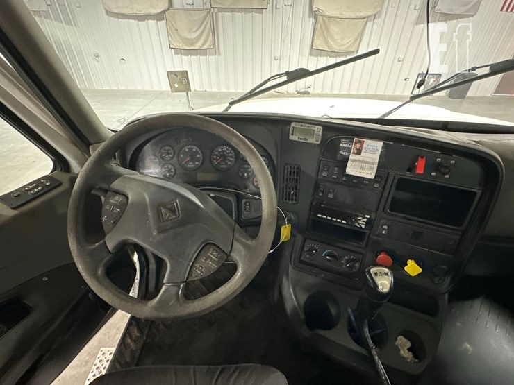 2017-international-prostar-image-14