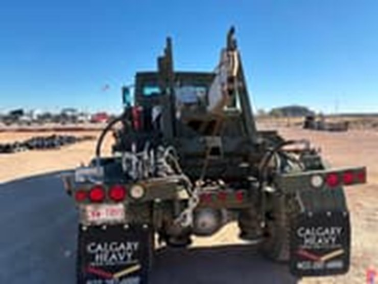 2001-freightliner-fl70-image-5