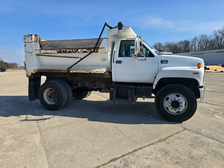 #22520-•-2002-gmc-c7500-dump-truck-image-17