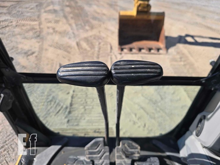 2019-caterpillar-325flcr-image-15