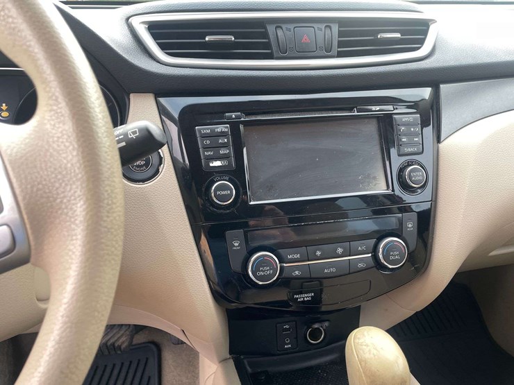 2015-nissan-rogue-image-13