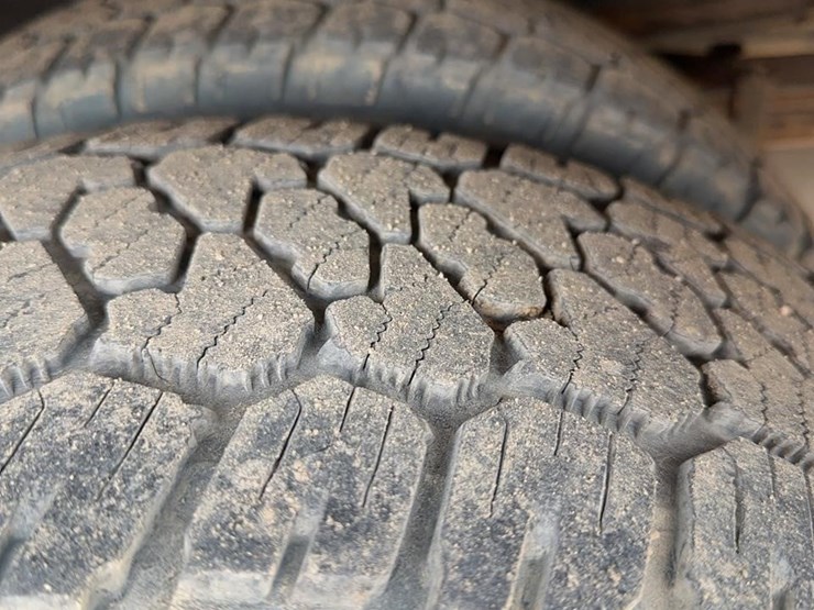 2017-ford-f350-xl-image-14