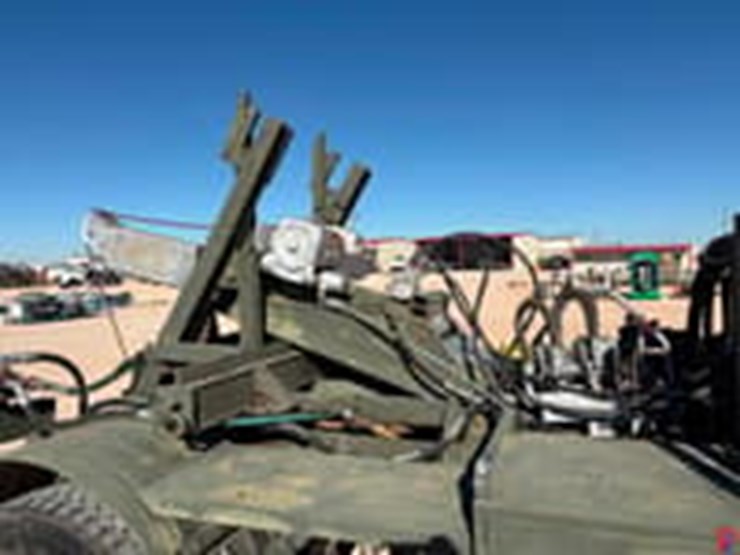 2001-freightliner-fl70-image-8