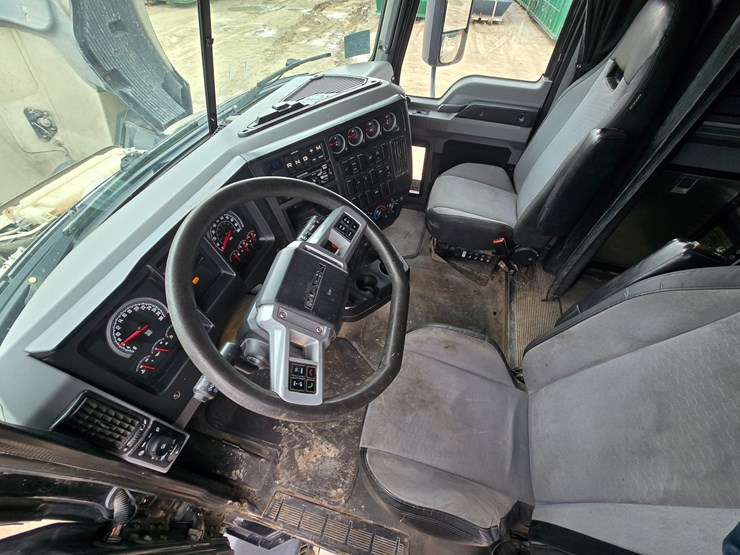 #22610-•-2019-mack-anthem-sleeper-truck-image-41