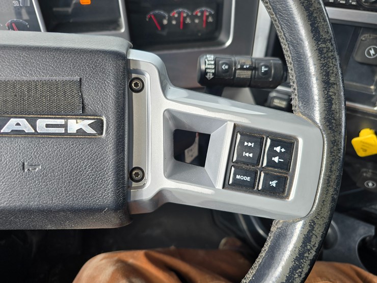 #22592-•-2019-mack-anthem-sleeper-truck-image-68