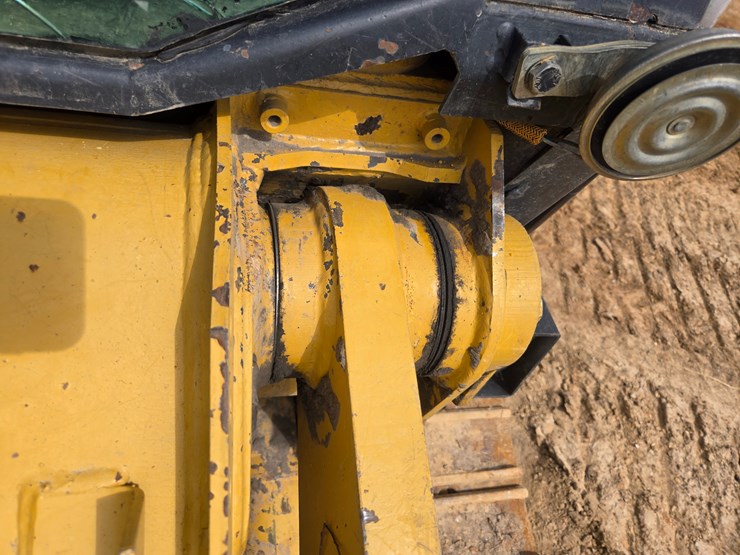 2005-caterpillar-953c-image-109